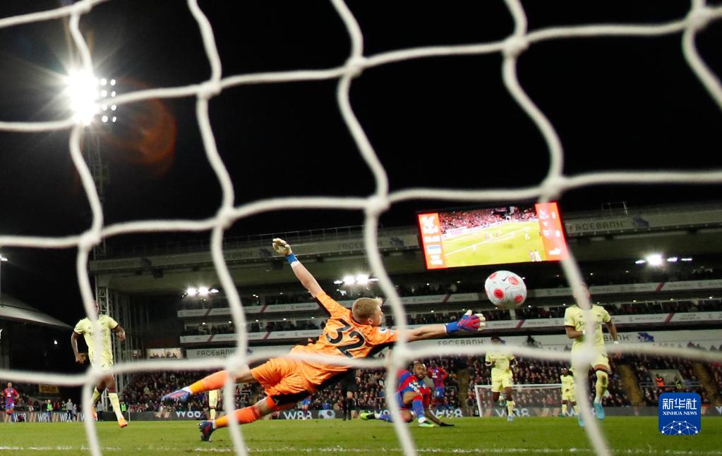 kaiyun.com- 水晶宫神锋扎哈申请离队，多支豪门展开争夺战  